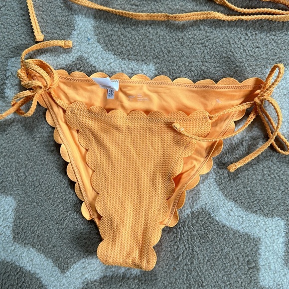 Aerie scalloped bikini - Picture 3 of 6
